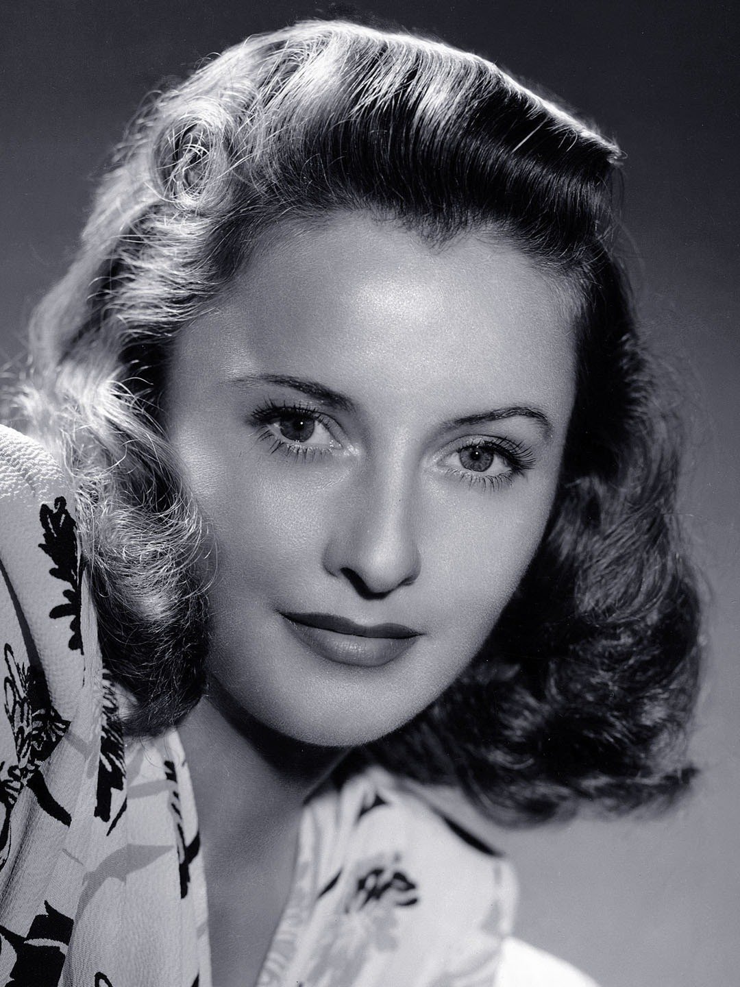 How tall is Barbara Stanwyck?